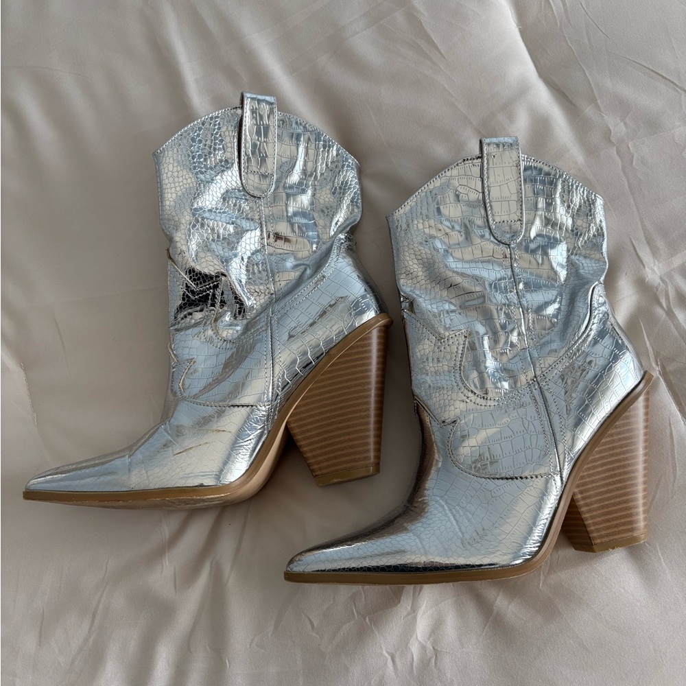 CAPE ROBBIN Metallic Silver Cowboy Boots